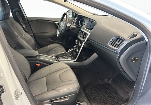 Volvo V40 Cross Country, 2019