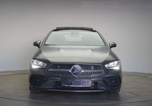 Mercedes-Benz CLA 220, 2022