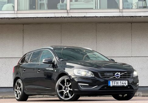 Volvo V60, 2015