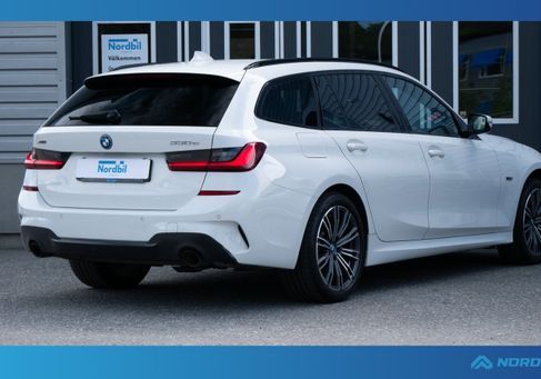 BMW 330, 2022