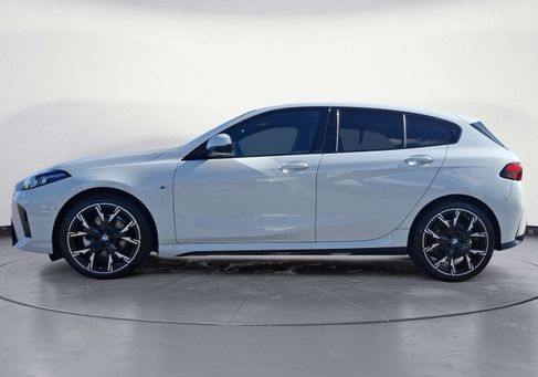 BMW 118, 2025 3