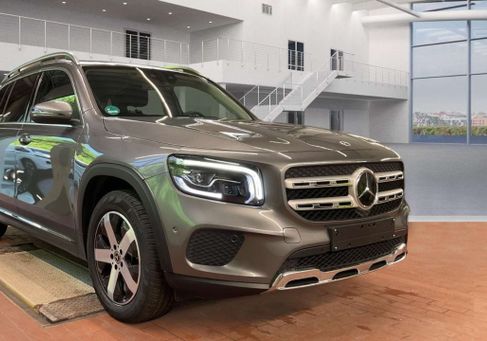 Mercedes-Benz GLB 200, 2022
