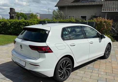 Volkswagen Golf, 2023 2