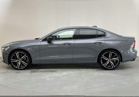 Volvo S60, 2022
