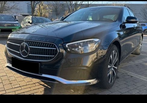 Mercedes-Benz E 300, 2022