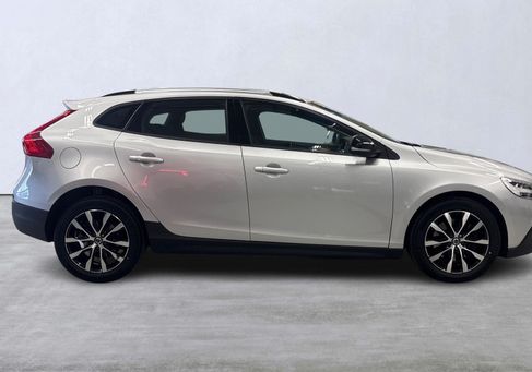 Volvo V40 Cross Country, 2019