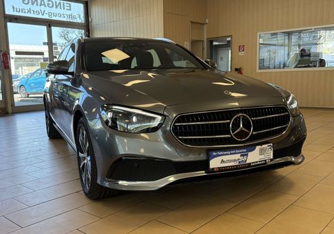 Mercedes-Benz E 300, 2021 3