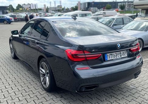 BMW 740, 2018