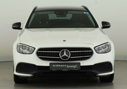 Mercedes-Benz E 220, 2023 3