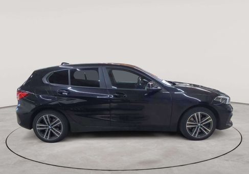 BMW 120, 2023