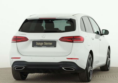 Mercedes-Benz B 250, 2022