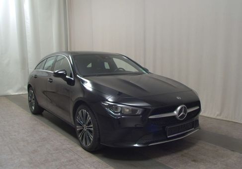 Mercedes-Benz CLA 200, 2022