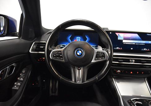 BMW 330, 2023 2