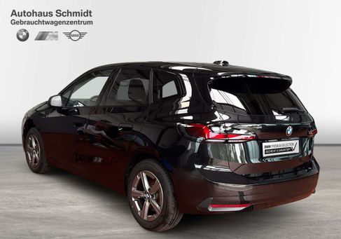 BMW 216, 2024
