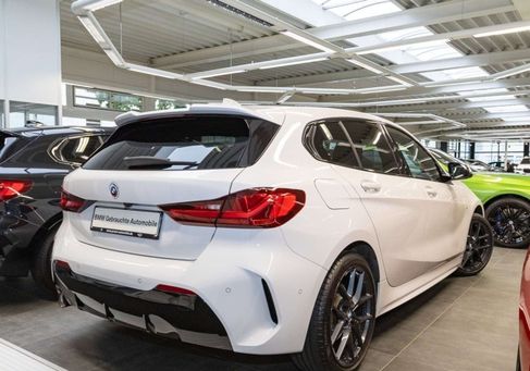 BMW 118, 2023