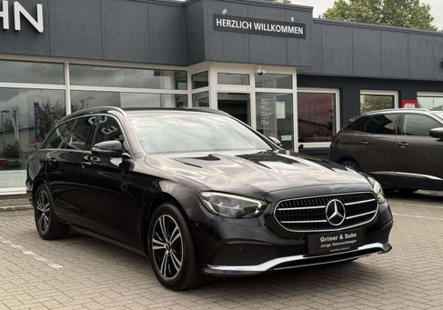 Mercedes-Benz E 200, 2020 3