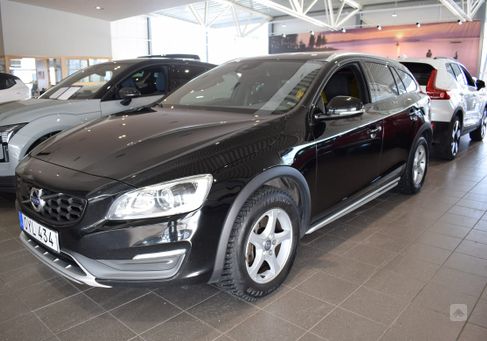 Volvo V60 Cross Country, 2016