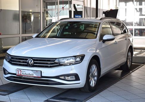 Volkswagen Passat, 2022