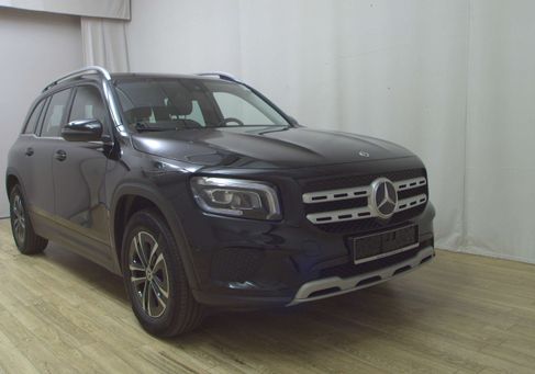 Mercedes-Benz GLB 200, 2023 3