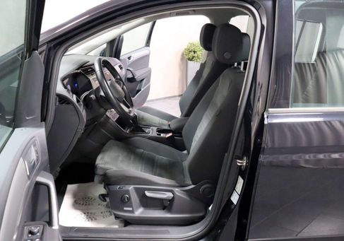Volkswagen Touran, 2023 3