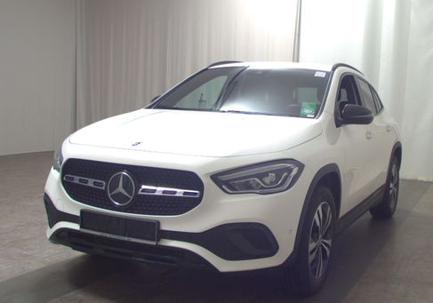 Mercedes-Benz GLA 220, 2022