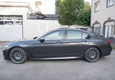 BMW 750, 2017