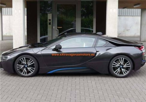 BMW i8, 2016