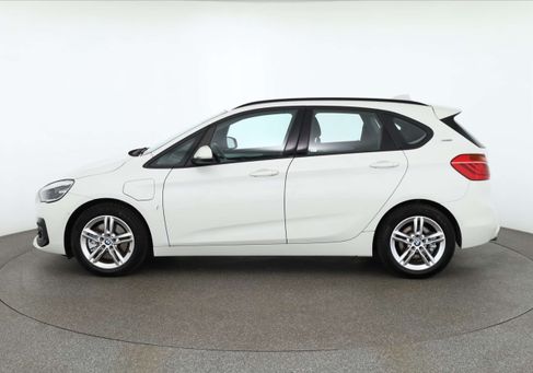 BMW 225, 2018
