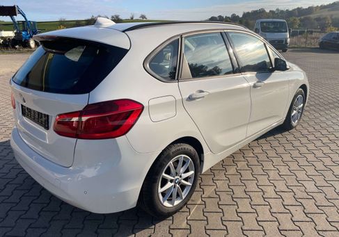 BMW 216, 2018