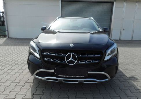 Mercedes-Benz GLA 200, 2019 3