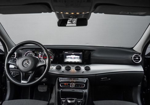 Mercedes-Benz E 220, 2016
