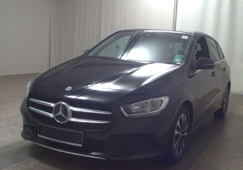 Mercedes-Benz B 180, 2022