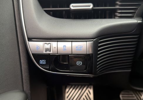 Hyundai IONIQ, 2022 3