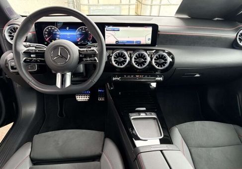 Mercedes-Benz CLA 180, 2024 2