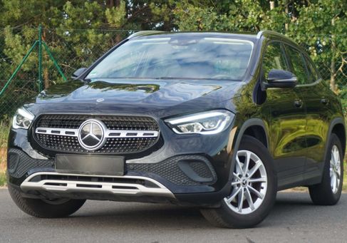 Mercedes-Benz GLA 180, 2021