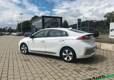 Hyundai IONIQ, 2020 3
