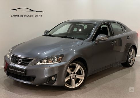 Lexus IS, 2012