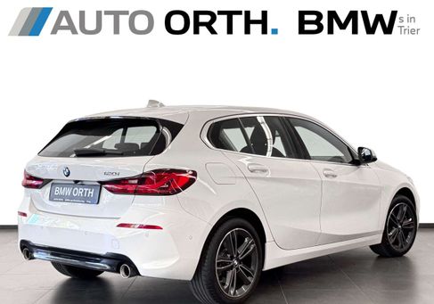 BMW 120, 2022