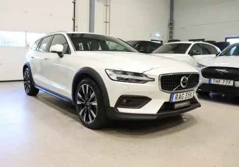 Volvo V60 Cross Country, 2023