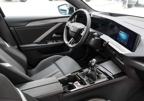 Opel Astra, 2025 3