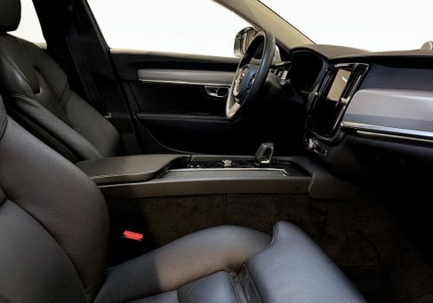 Volvo V90 Cross Country, 2023