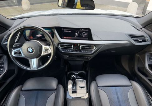 BMW 218, 2022 3