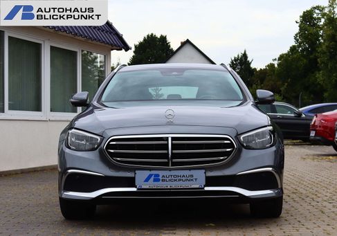Mercedes-Benz E 300, 2023 2