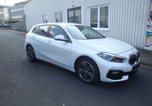 BMW 120, 2021