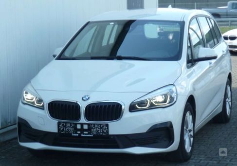 BMW 216, 2020