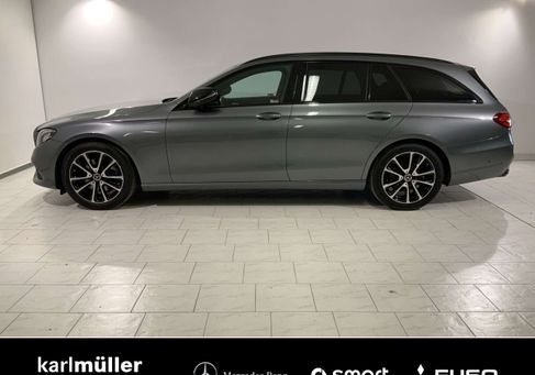 Mercedes-Benz E 200, 2020 3