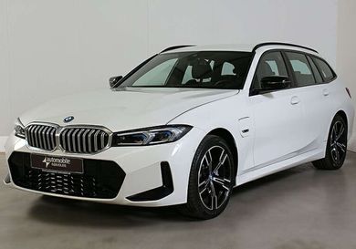 BMW 330, 2023