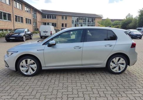 Volkswagen Golf, 2023 2