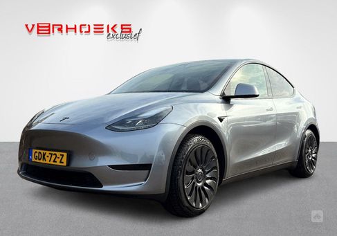 Tesla Model Y, 2024