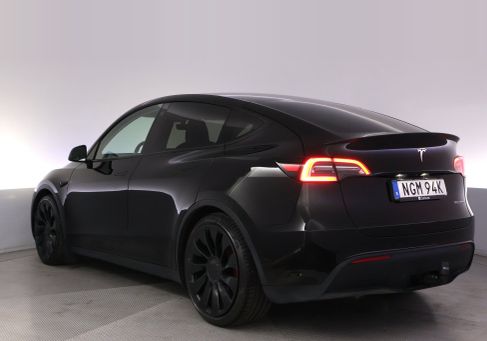 Tesla Model Y, 2022 3